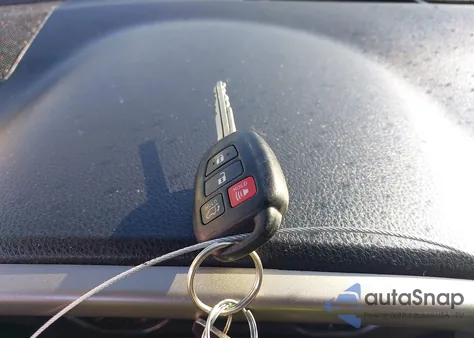 2016 Toyota Rav4 Xle z USA, uszkodzony, nr VIN 2T3RFREV8GW502016